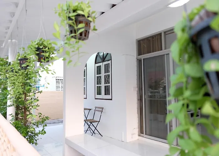 Chatuchak Art & Nature House Feriehus *
